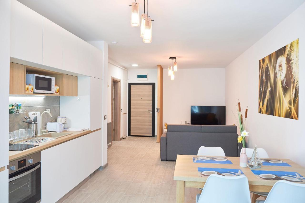 Opal Luxury Apartment 92 Spa N Pool Beach Resort Năvodari Eksteriør billede